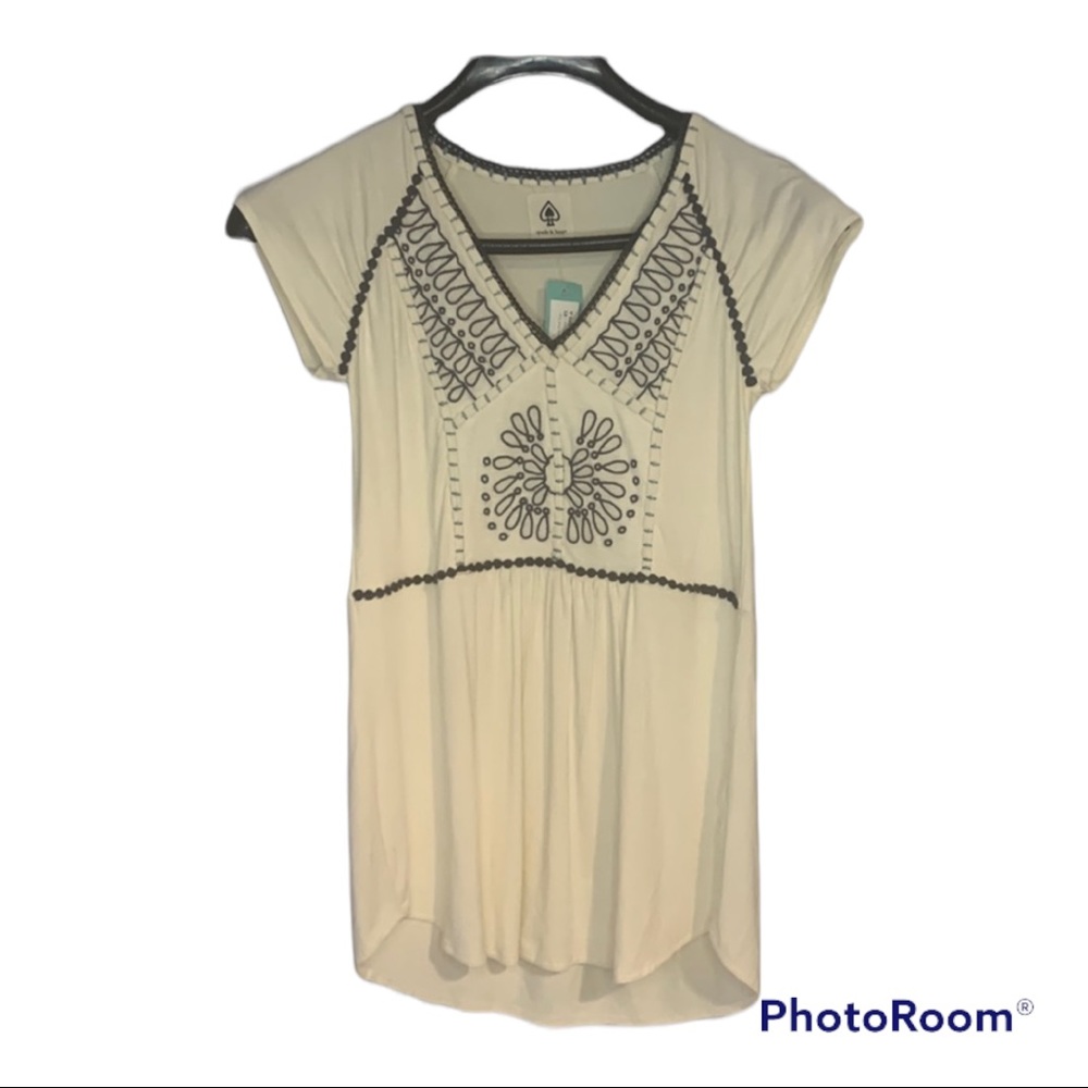 Spade & Heart Cream with Embroidery Cap Sleeve low high hem XS NWT